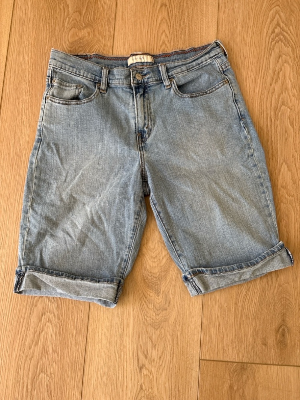 Levi's 515 Denim Shorts Womens Size 6 Light Wash Mid‎ Rise Cuffed